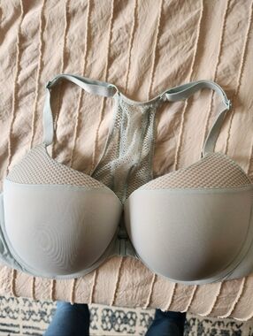 Victoria's Secret Light Pink Push-Up Bra with Cream Lining